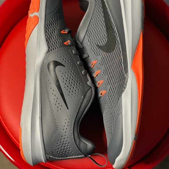 Nike Legend Trainer Size 9.5(Mens) - Picture 14 of 17